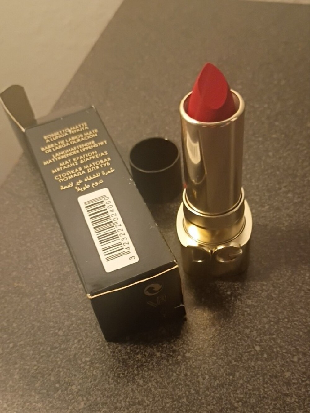 Dolce & Gabbana matte lipstick in deep red Shade Spicy Touch 670 - Picture 2 of 4